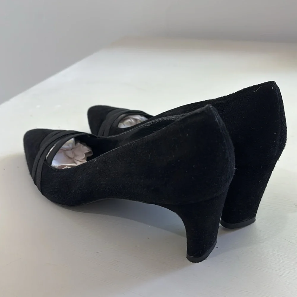 Stuart Weitzman Black Women's suede‎ classic pumps Size 8.5N